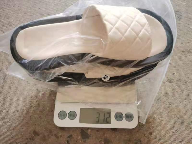 新しいスリッパレディースメタリックスタイル厚底スリッパ卸売一言スパンコールスリッパ