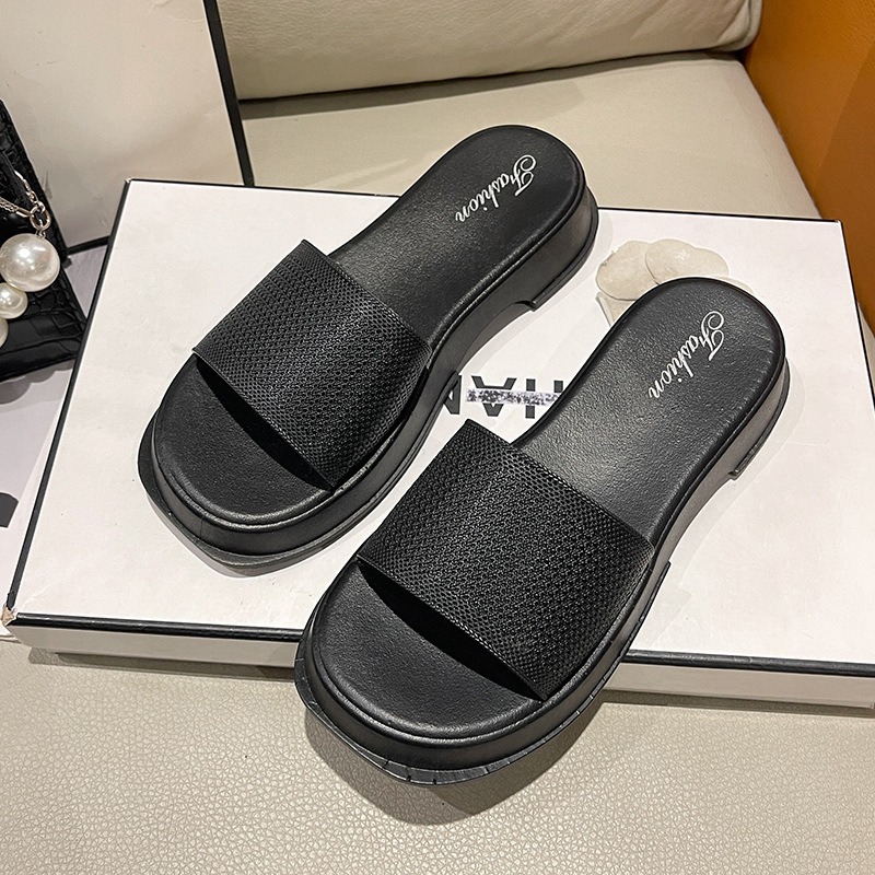 2024 新しい夏のスライドスリッパ女性のファッションサンダル厚底ウェッジヒールビーチスリッパ