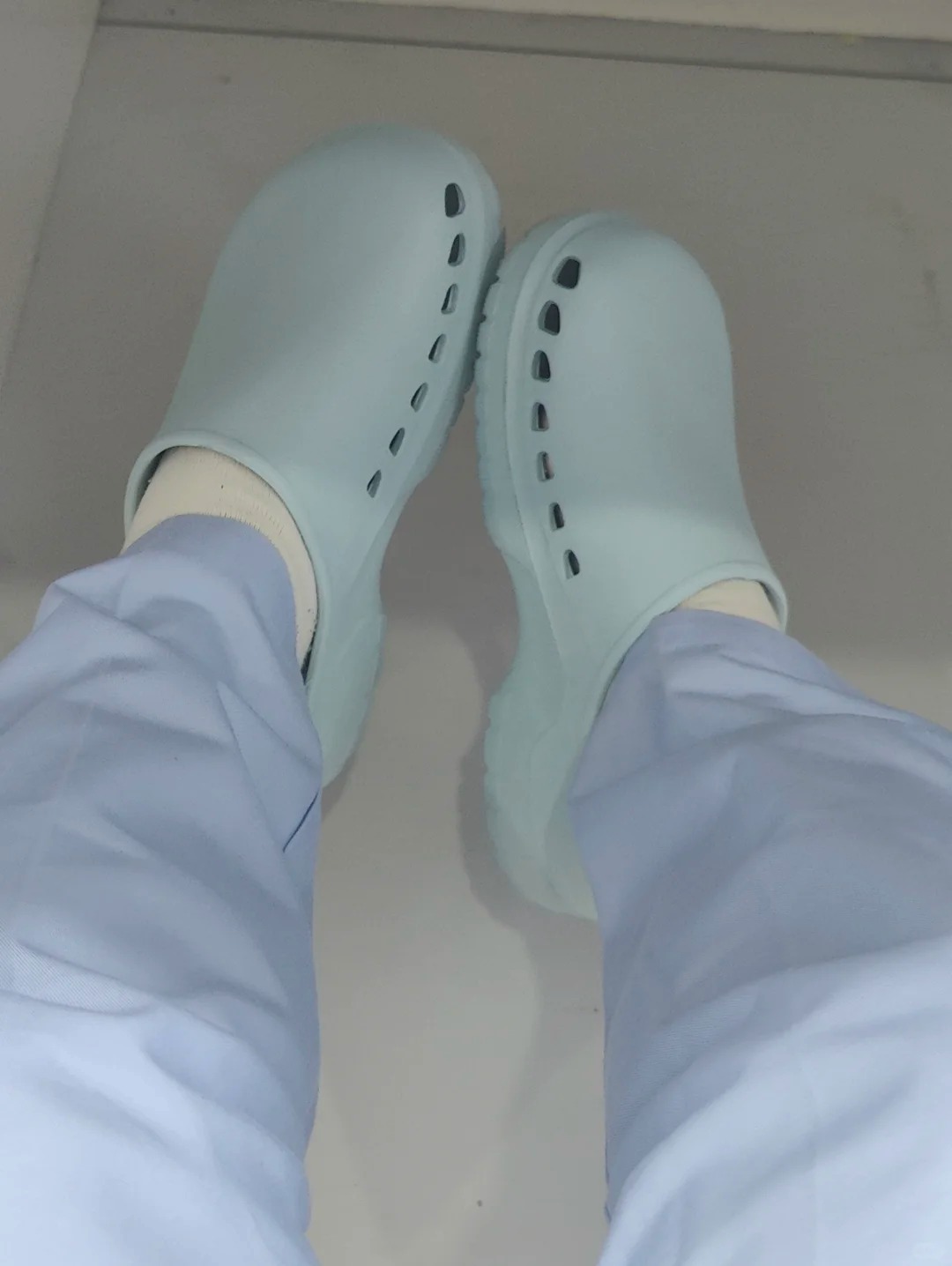 洞洞鞋_1_一妮妮_来小红书网页版