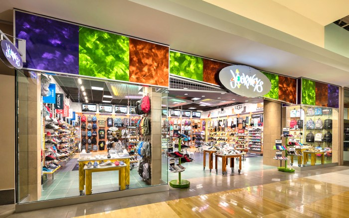 ジェネスコCEO：大幅に割引された運動靴が市場に溢れ、顧客の取引が減少している