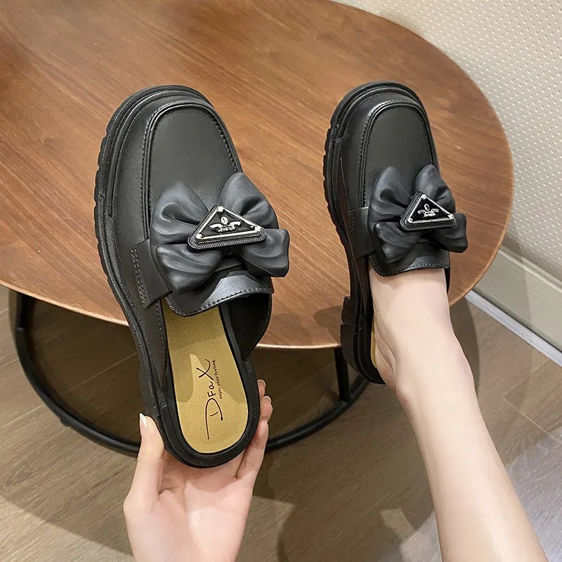 新しいブラックホワイトファッション弓ボタンローファー女性分厚い靴スリップオン春夏女性